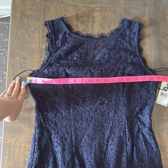Adrianna Papell Elegant Sleeveless Lace Trumpet Navy Gown - Picture 9 of 17